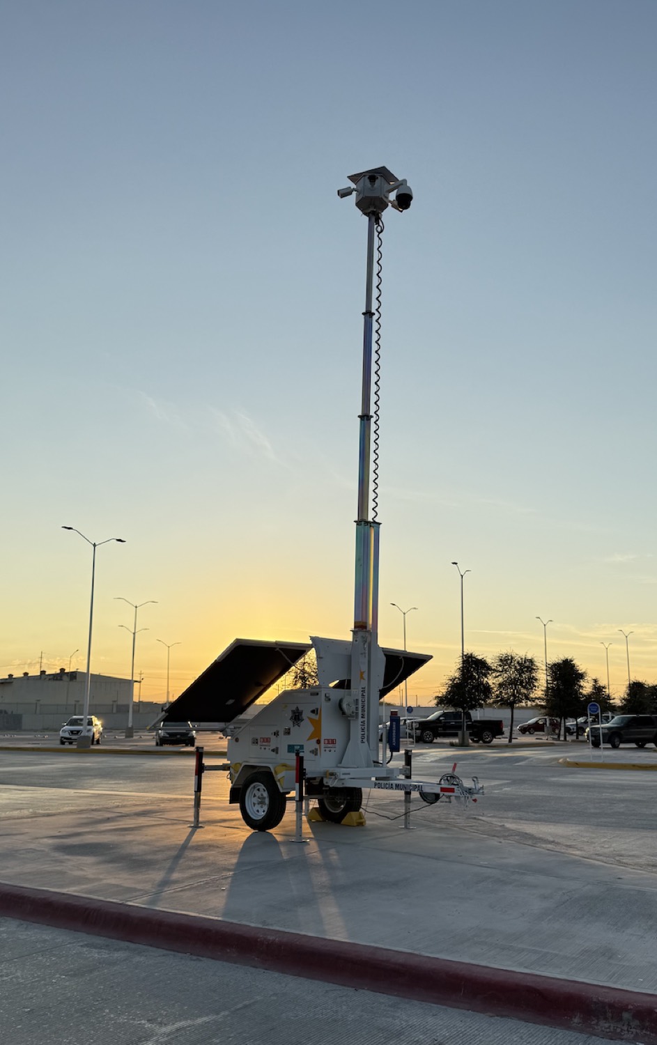 Torres móviles de videovigilancia y conectividad Mintaka